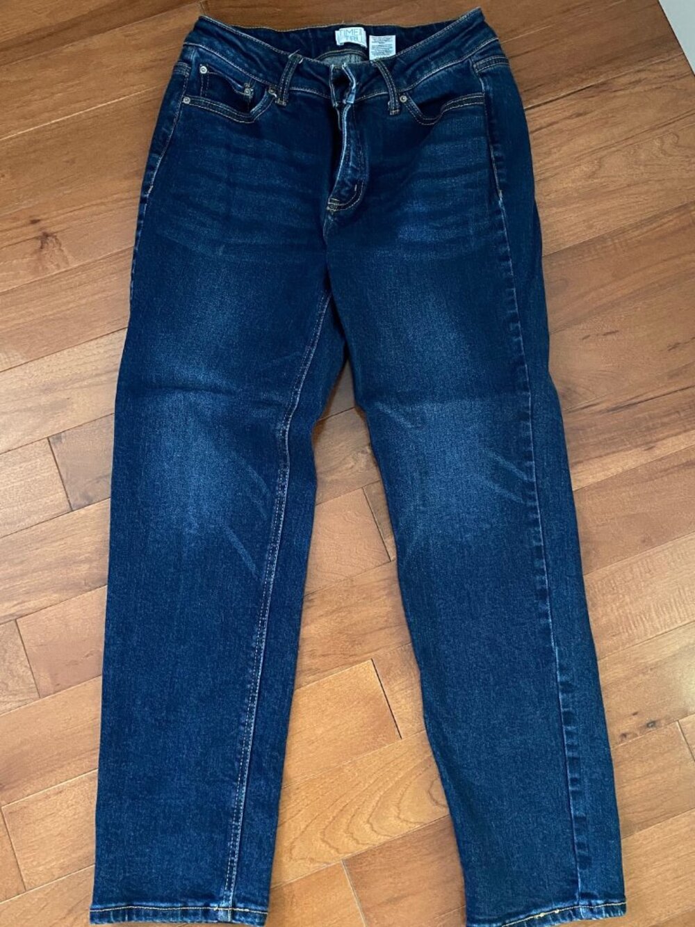 Time and Tru 10 short straight jeans